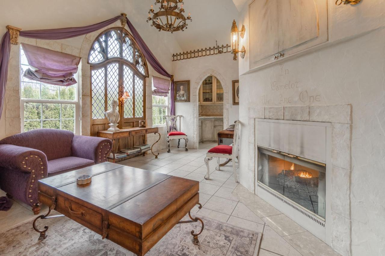 The Castle Villa Chemainus Exterior foto